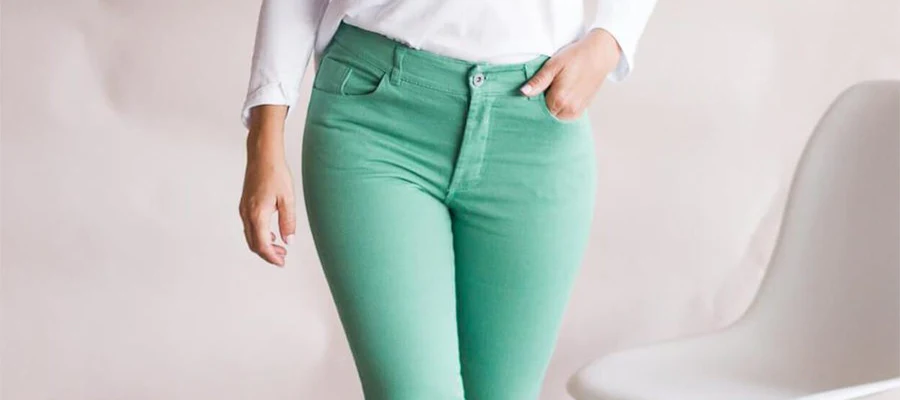 How to combine green pants