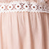 Kleid mit Häkeldetails – Beige