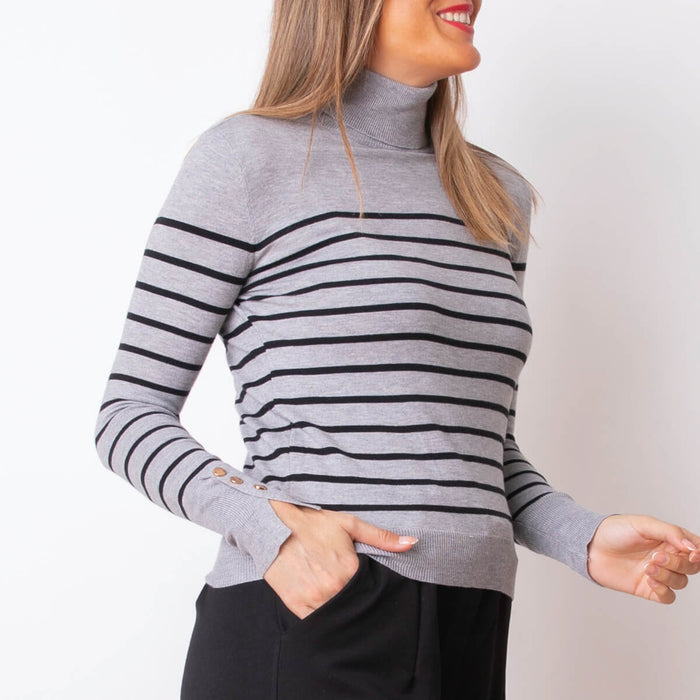 Gestreifter Pullover mit Kragen – Grau