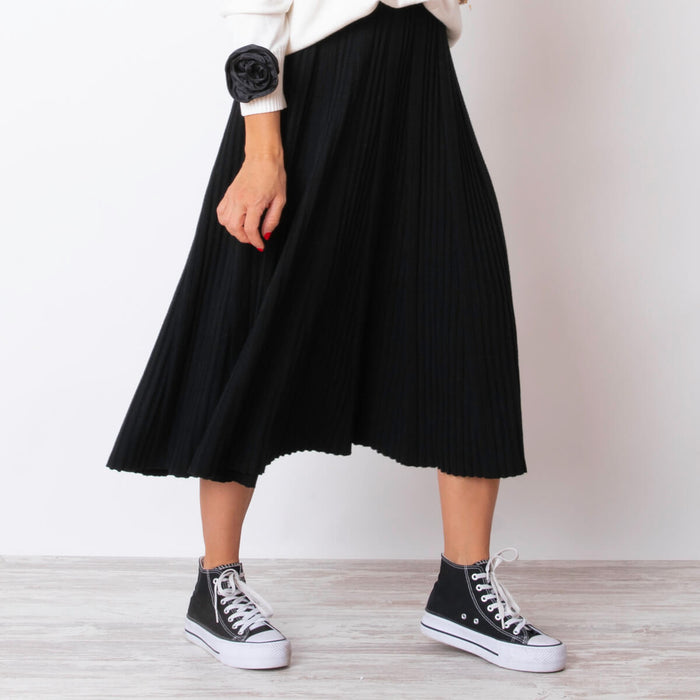 Textured Knit Skirt - Black