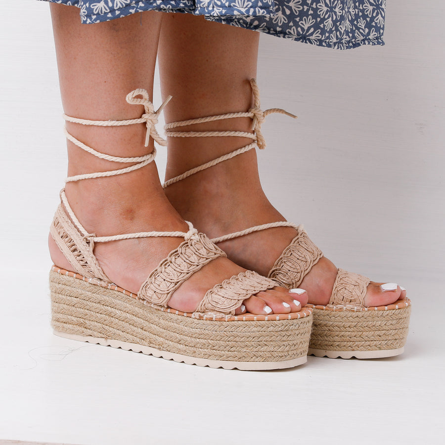 Soreli Wedge – Nackt